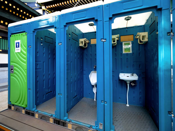 Best Portable bathroom rental  in Fort Pierre, SD